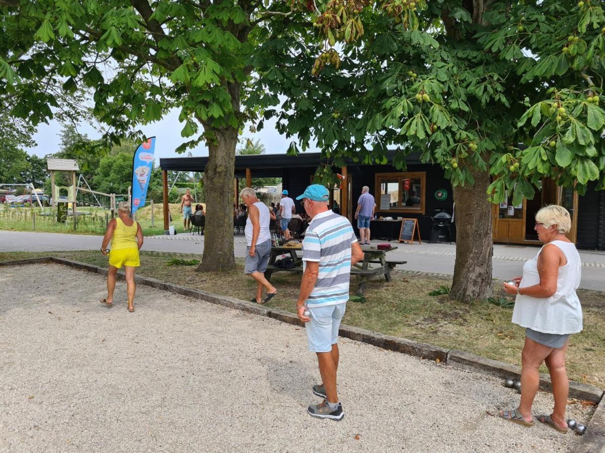 Chalet 577 Op Recreatiepark De Wielen Sint Maarten Exterior foto